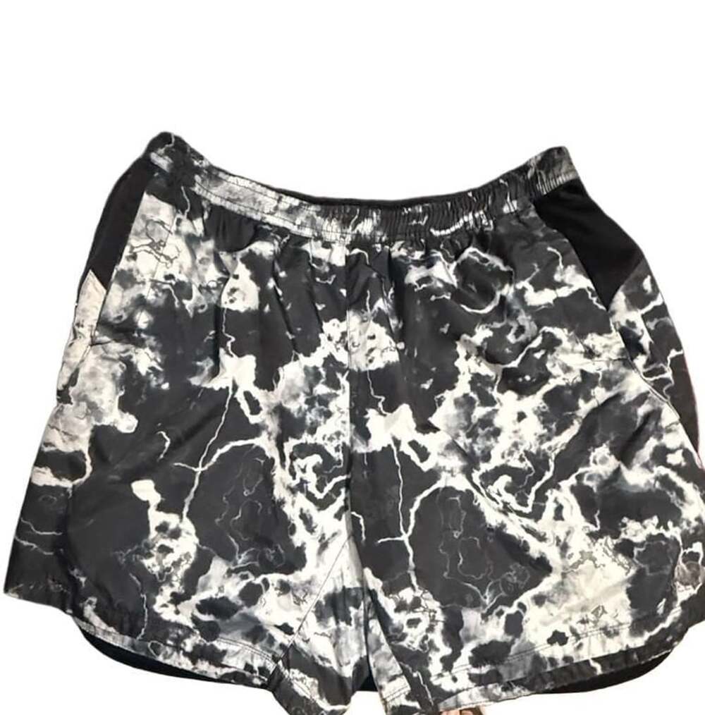 The North Face FlashDry Athletic Shorts Men's Size M Black Marble Print